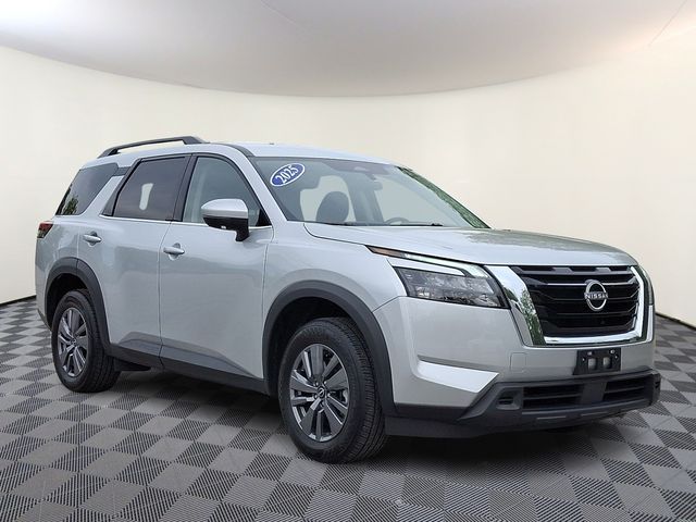 2025 Nissan Pathfinder SV 2WD's photo