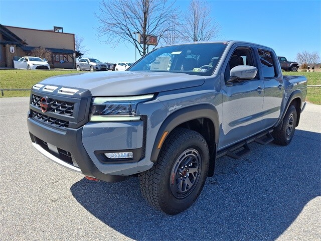 2025 Nissan Frontier PRO-4X photo 4