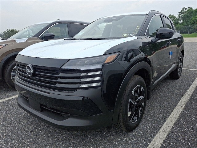 2025 Nissan Kicks SV photo 2