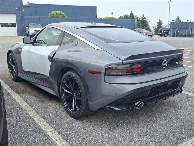 2025 Nissan Z Performance photo 3
