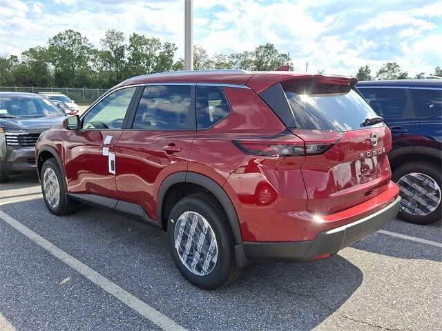 2026 Nissan Rogue SV photo 2