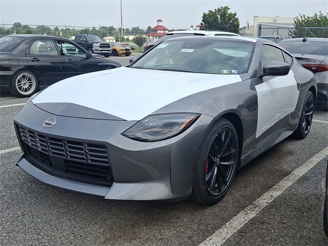 2025 Nissan Z Performance photo 2