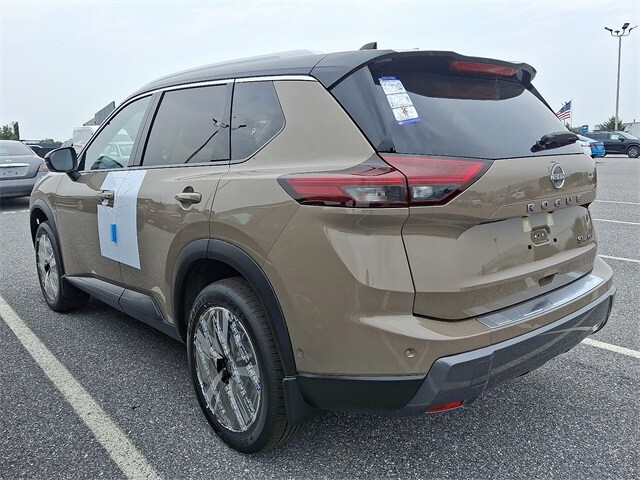 2025 Nissan Rogue SL photo 2