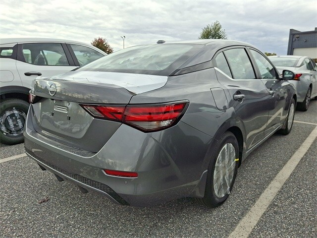 2025 Nissan Sentra SV photo 4