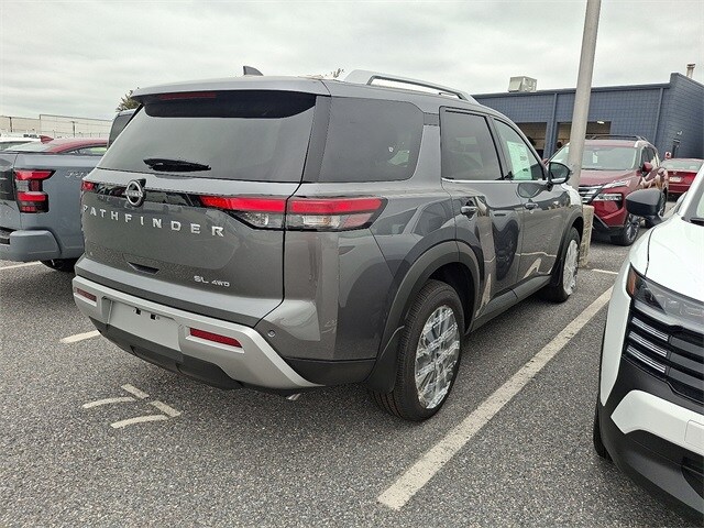 2025 Nissan Pathfinder SL photo 3