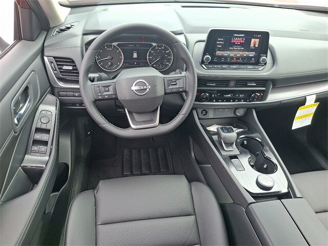 2026 Nissan Rogue SV photo 2