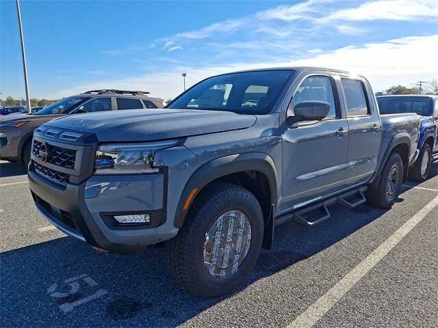 2026 Nissan Frontier PRO-4X photo 3