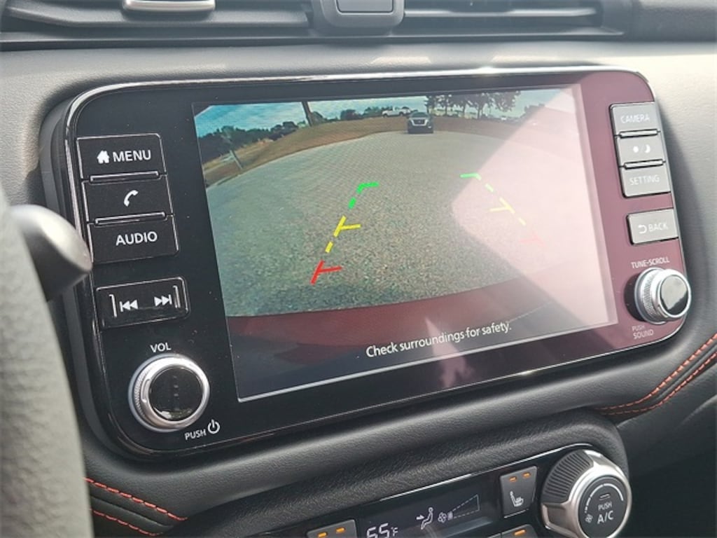 New 2025 Nissan Versa 1.6 SR Sedan