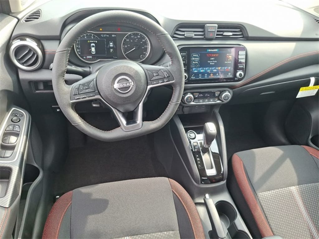 New 2025 Nissan Versa 1.6 SR Sedan