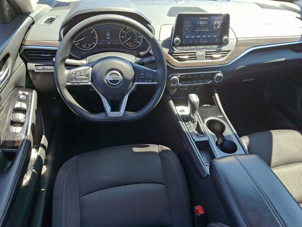 Used 2023 Nissan Altima 2.5 SV Sedan