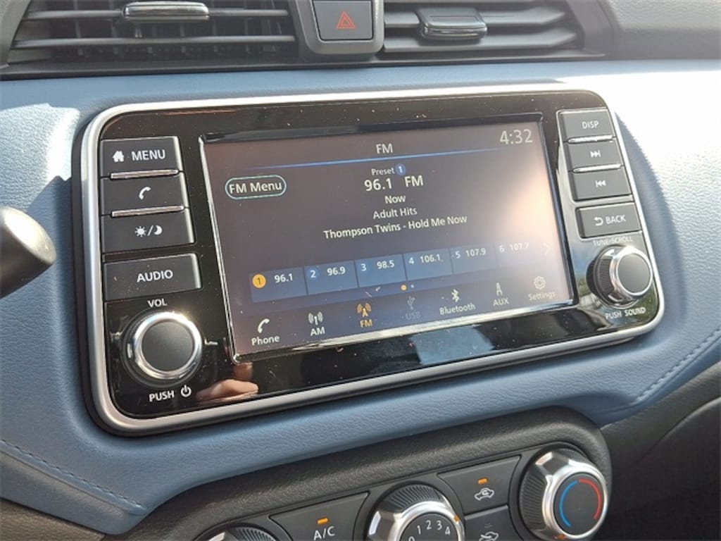 New 2025 Nissan Versa 1.6 SV Sedan