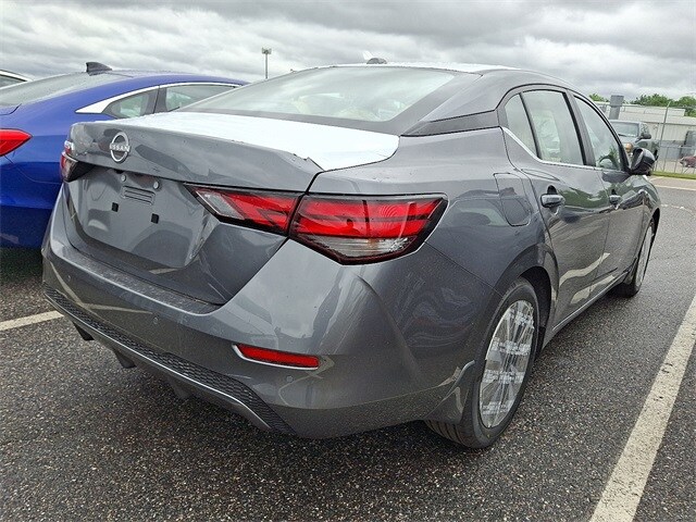 2025 Nissan Sentra SV photo 4