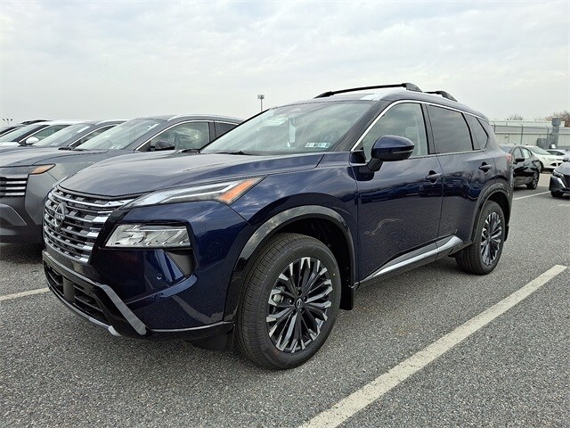 2026 Nissan Rogue Platinum photo 2