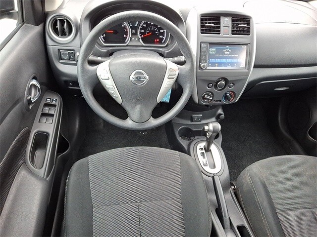 2019 Nissan Versa 1.6 SV photo 2