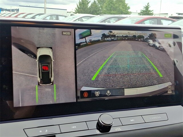 2025 Nissan Rogue SL photo 4