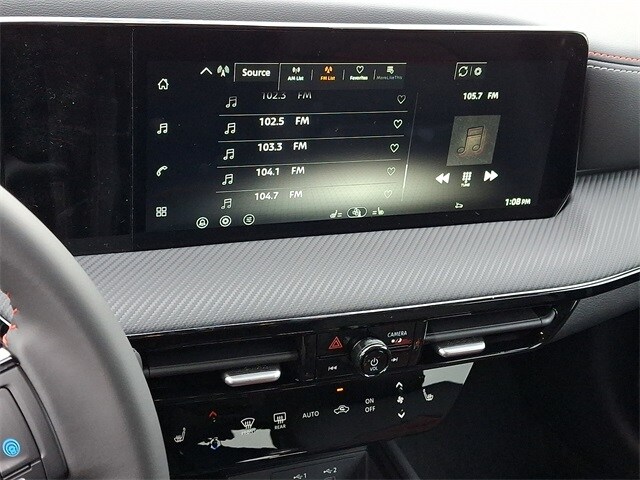 2026 Nissan Kicks SR photo 2