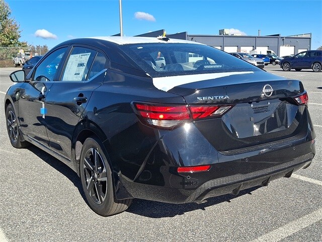 2025 Nissan Sentra SV photo 3
