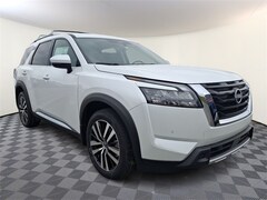 2025 Nissan Pathfinder Platinum SUV