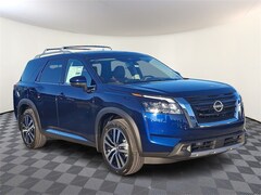2025 Nissan Pathfinder Platinum SUV