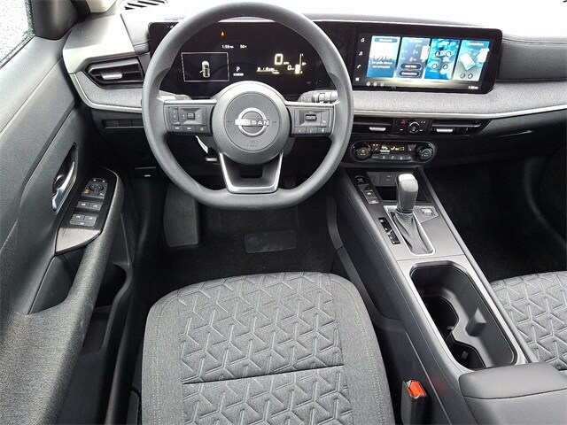 2026 Nissan Kicks SV photo 2