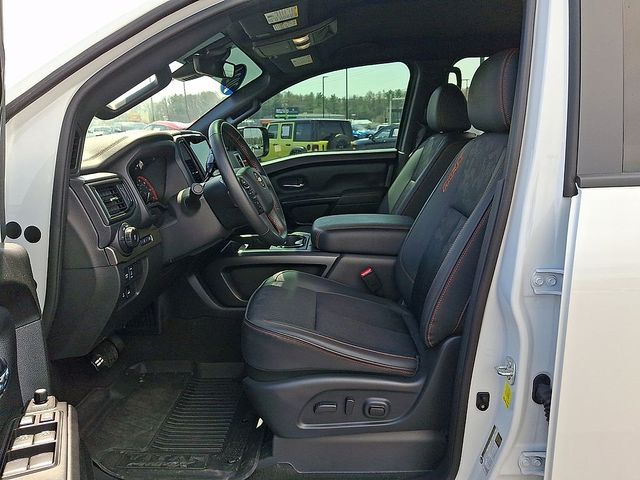 2024 Nissan Titan PRO-4X - Photo 16