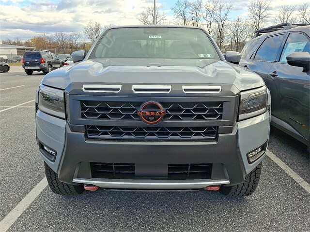 2026 Nissan Frontier PRO-4X photo 2
