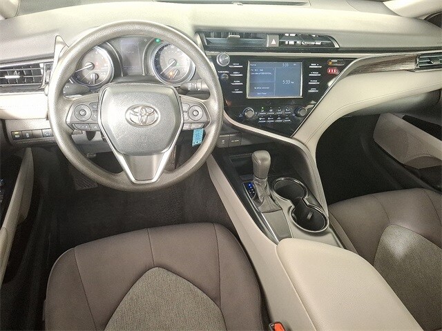 2019 Toyota Camry LE photo 2