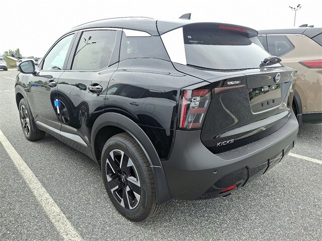 2025 Nissan Kicks SV photo 3
