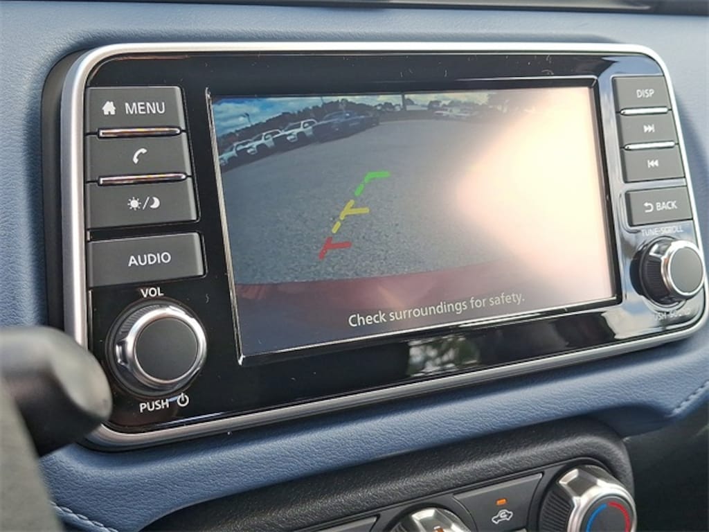 New 2025 Nissan Versa 1.6 SV Sedan