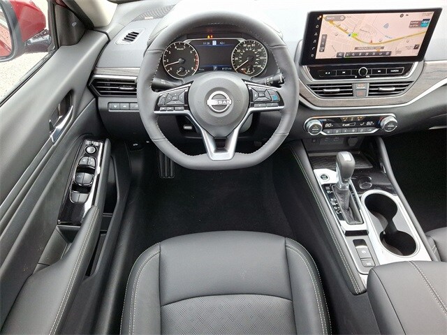 2025 Nissan Altima 2.5 SL photo 2
