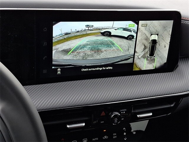 2026 Nissan Kicks SR photo 3