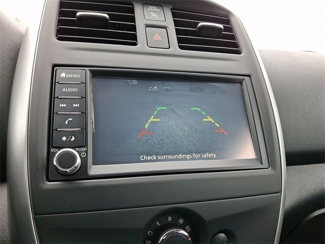 2019 Nissan Versa 1.6 SV photo 4