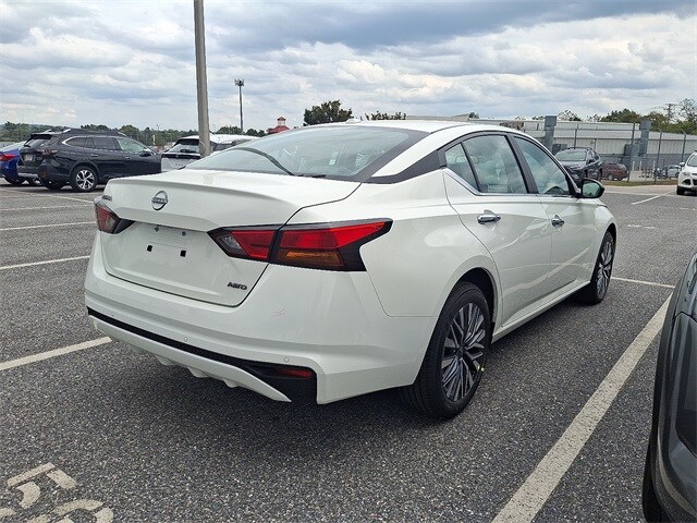 2025 Nissan Altima SV photo 3
