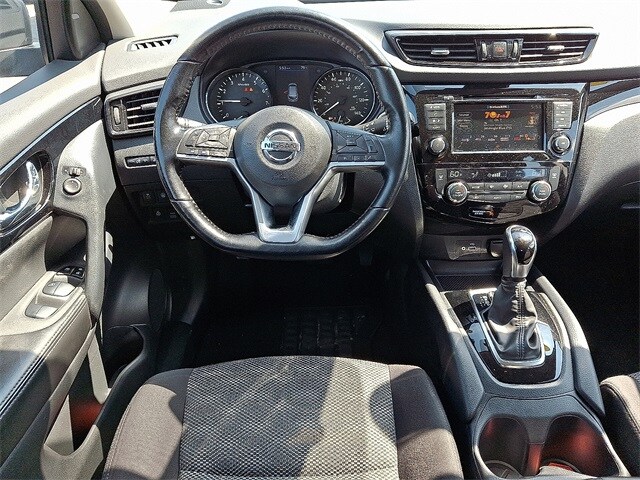 2021 Nissan Rogue Sport SV photo 2