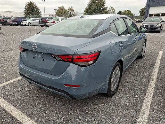 2025 Nissan Sentra SV photo 3