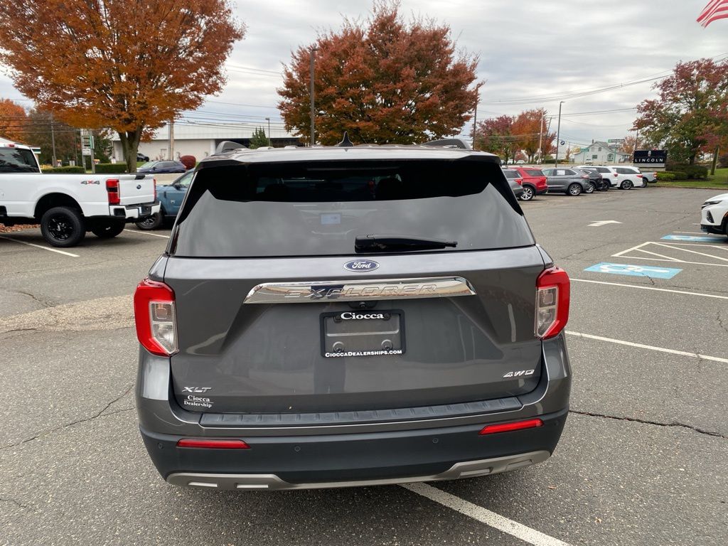 2022 Ford Explorer XLT photo 3