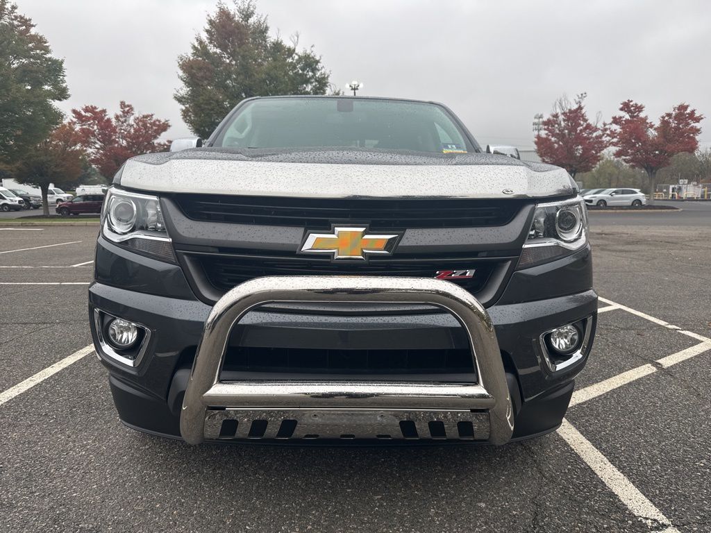 2017 Chevrolet Colorado Z71 photo 3