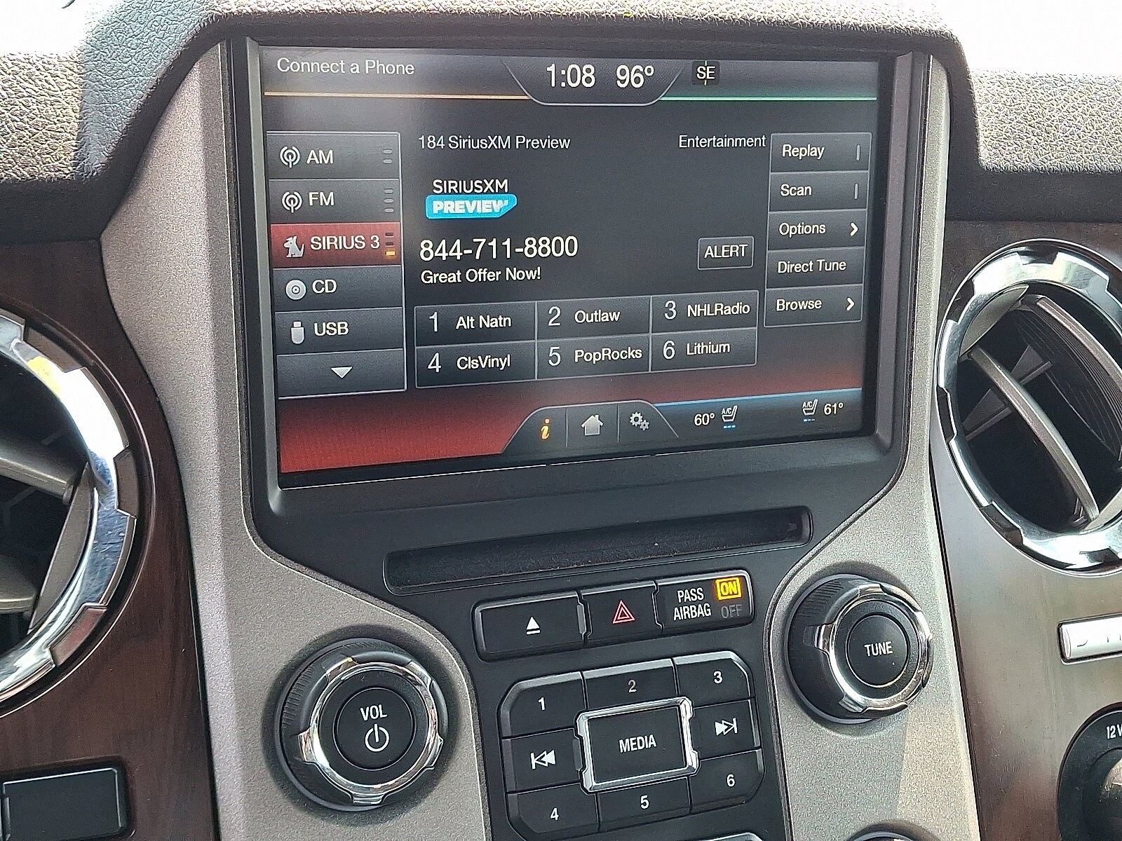 2016 Ford F-350 Lariat photo 3