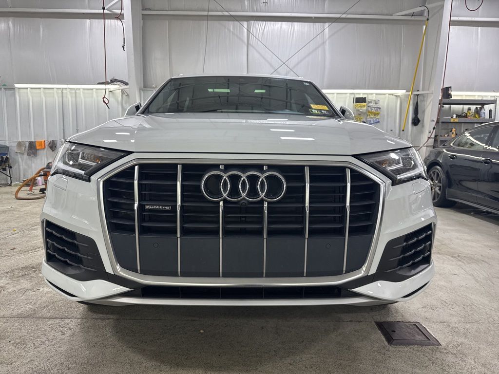 2020 Audi Q7 55 Premium Plus photo 3