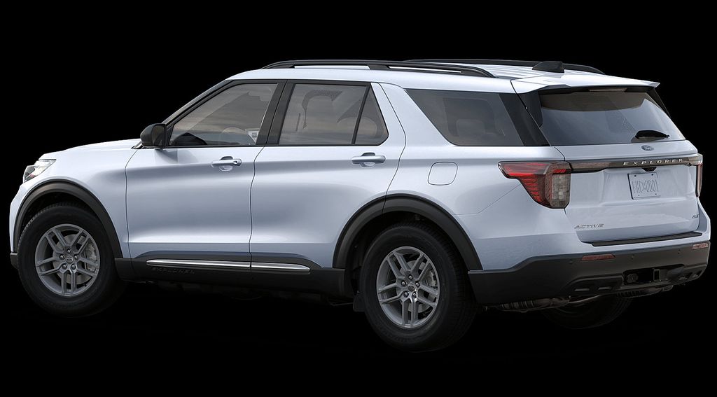 2025 Ford Explorer photo 2