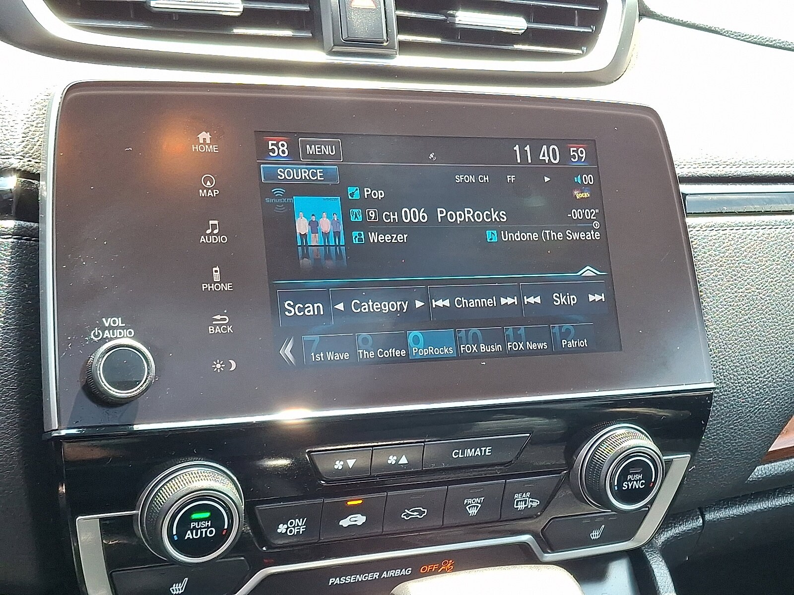 2018 Honda CR-V Touring photo 3