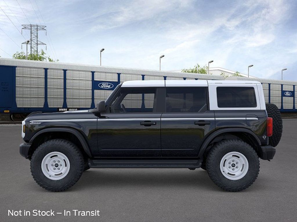 2025 Ford Bronco Heritage First Edition photo 3