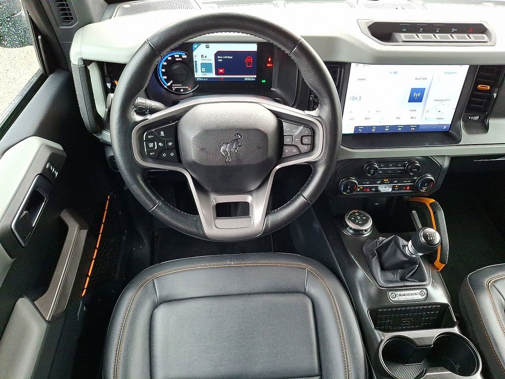 2022 Ford Bronco Badlands photo 2