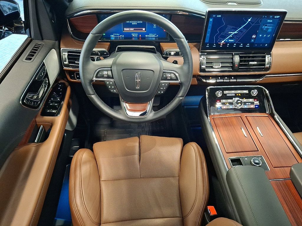 2024 Lincoln Navigator Reserve photo 2