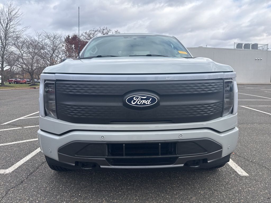 2024 Ford F-150 Lightning photo 3