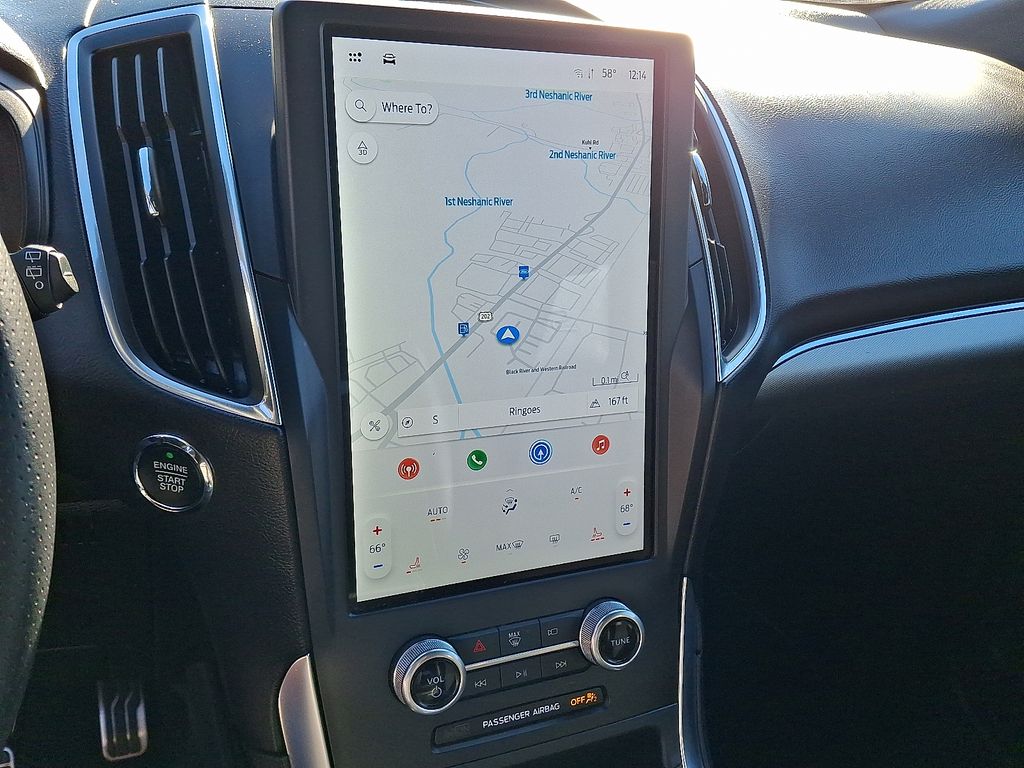 2022 Ford Edge ST photo 3