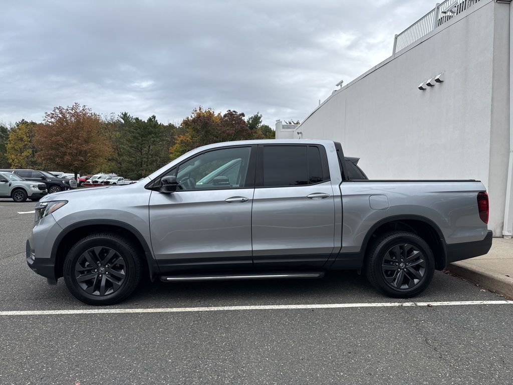 2021 Honda Ridgeline Sport photo 3