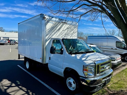 2024 Ford E-Series Cutaway Truck