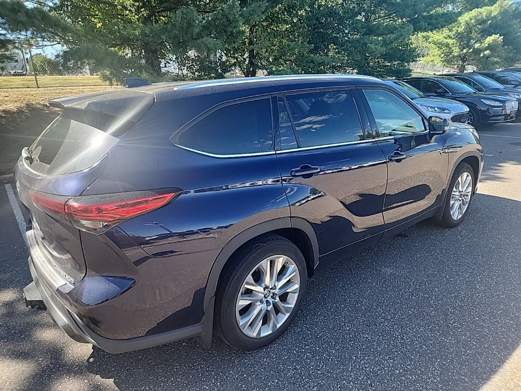 2021 Toyota Highlander Limited photo 4
