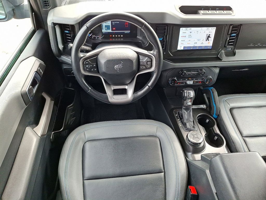 2022 Ford Bronco Black Diamond photo 2